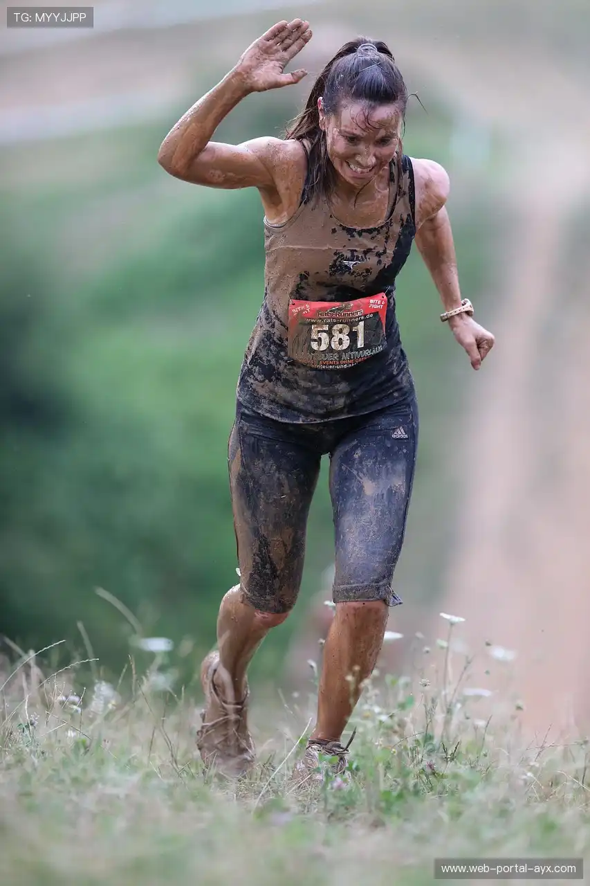 📱赛事同步解说,多语言随选随切!✨